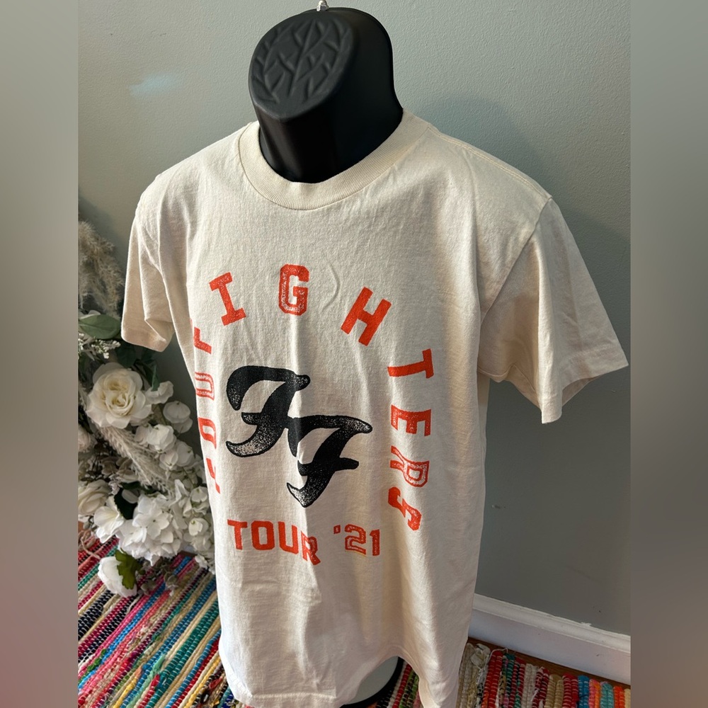 Foo Fighters 2021 Tour Shirt Band Tee Concert Off White Medium - Picture 2 of 8
